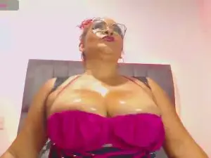 Cam4 Free Live Porn of bigsweetgoddes