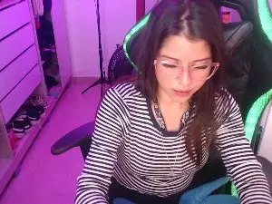 Cam4 Nude Webcam of Lauriiis
