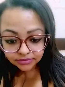 Cam4 Live Porn of morenahot_hot2