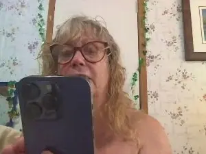 Cam4 Private Sex Chat of curvygranny1972