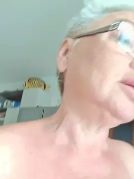 Cam4 Live Porn of LindaL69