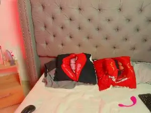 Cam4 Watch Live Sex Cams of Catalella_Hott