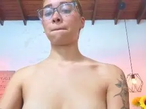 Cam4 Watch Live Sex Cams of Antonella_mc