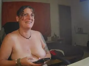 Cam4 Free Live Porn of Louna1980