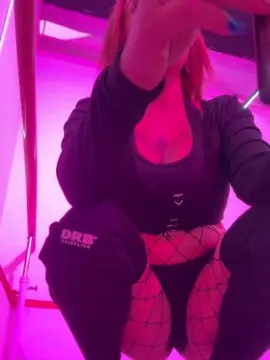 Cam4 Live Sex Cam of charlotte_milf3