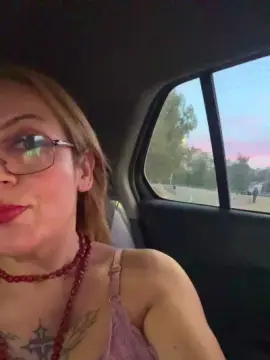 Cam4 Free Porn Cam of charlotte_milf3