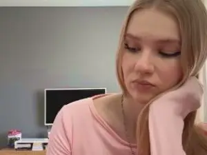 LilliamToo from cam4