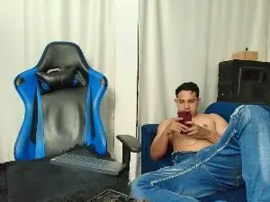 Cam4 Live Sex Cam of couplee_horny