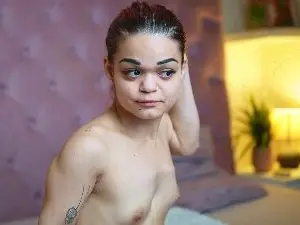 Cam4 Sex Chat of MaiaMini