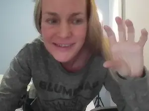 Cam4 Sex Cam of CrazyAnny1