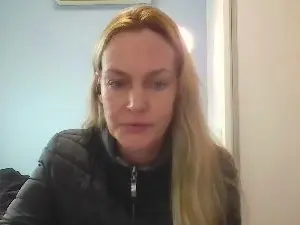 Cam4 Sex Cam of CrazyAnny1
