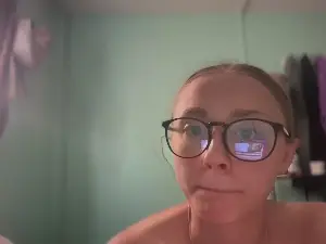 aliehhh from cam4