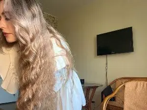 EmikoVlcek from cam4
