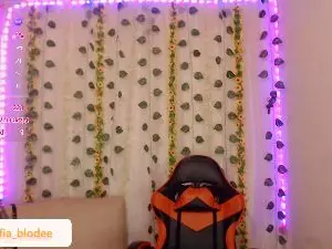 Cam4 Live Sex of Mia_Curvy