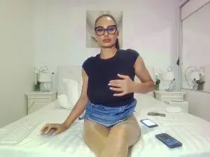 Cam4 Live Porn of alisonya