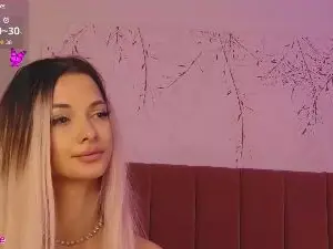 PinkySparkss from cam4
