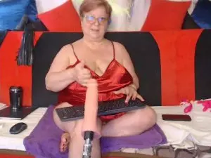 QueenPammy from cam4
