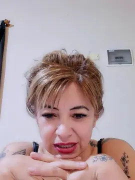 Cam4 Adult Webcam of Belu_milf