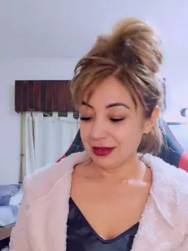 Cam4 Live Sex Cam of Belu_milf