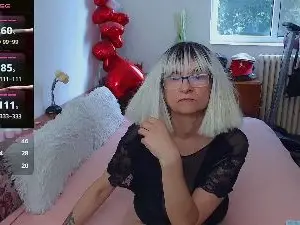 MilfDolores from cam4