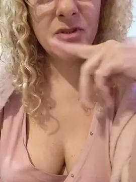 Cam4 Sex Chat of Isismilf