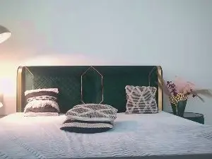 Cam4 Nude Webcam of CyrenaLuxe