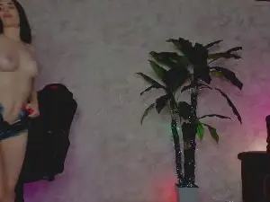 Cam4 Sex Cam of EMMA77777