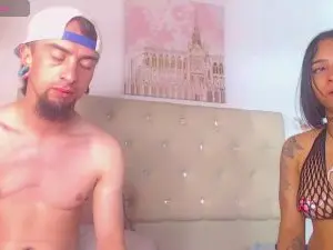 Cam4 Free Live Porn of rommen_n_zoe