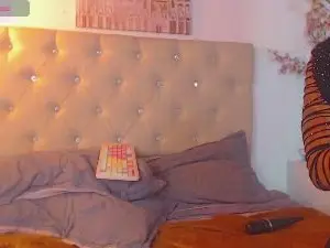 Cam4 Nude Webcam of rommen_n_zoe