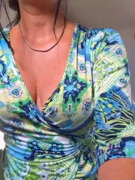 Cam4 Live Sex Cam of luxxe25