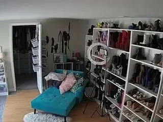 Camsoda Private Sex Chat of voyeurcam-missoliviablack-03