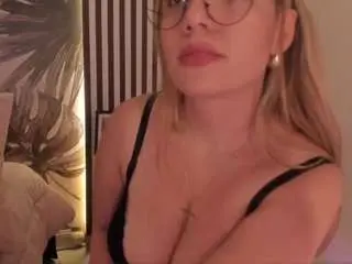 Camsoda Adult Webcams of samaantha-white