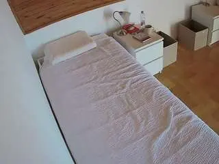 Camsoda Sex Chat of voyeurcam-julmodels-greybed-1