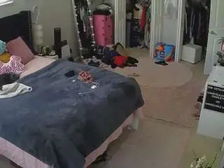 Camsoda Live Sex Cam of voyeurcam-house-charleys-room