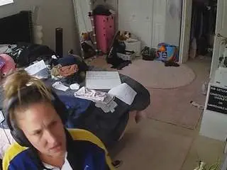 Camsoda Live Sex Cam of voyeurcam-house-charleys-room