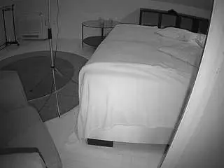 Camsoda Live Sex Cam of voyeurcam-julmodels-whitebed-6