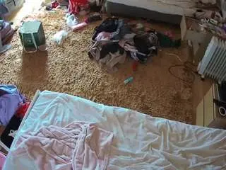 Camsoda Watch Live Sex Cams of voyeurcam-julmodels-whitebed-5