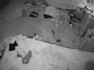 Camsoda Best Webcam of voyeurcam-julmodels-whitebed-5