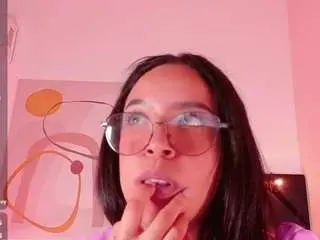 littleebluee from camsoda