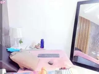 Camsoda Sex Cam of laurasaenz01