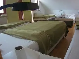 Camsoda Nude Webcam of voyeurcam-julmodels-bed-2