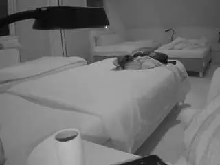 Camsoda Watch Live Sex Cams of voyeurcam-julmodels-bed-2