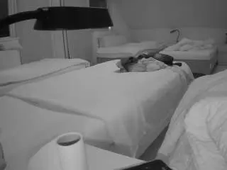Camsoda Live Sex Cam of voyeurcam-julmodels-bed-2