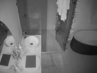 Camsoda Nude Webcam of voyeurcam-casa-salsa-bathroom-6