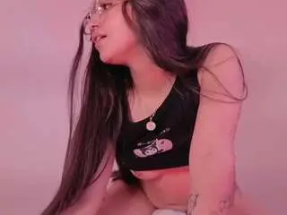 Camsoda Watch Live Sex Cams of elenna-salvatoree
