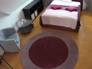 Camsoda Sex Chat of voyeurcam-julmodels-whitebed-1