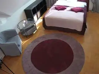Camsoda Nude Webcam of voyeurcam-julmodels-whitebed-1