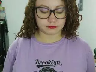 curly-greeneyed from camsoda