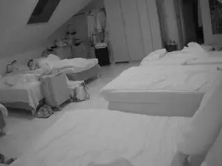 Camsoda Free Live Porn of voyeurcam-julmodels-bed-3