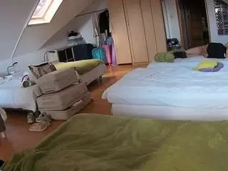 Camsoda Sex Chat of voyeurcam-julmodels-bed-3